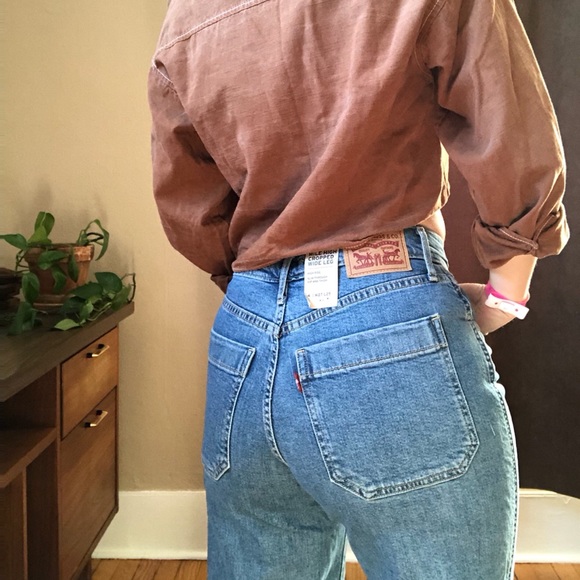 LEVIS Mile High Wide Leg Crop - Picture 2 of 6